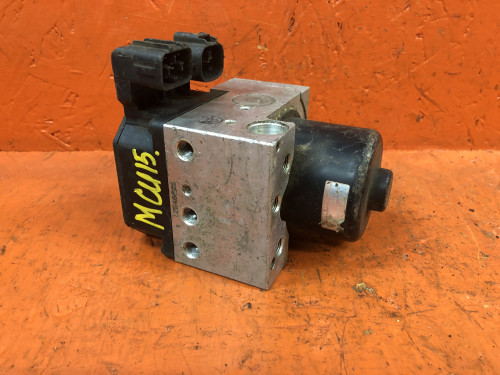 Блок ABS TOYOTA HARRIER *U1*