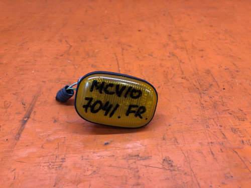 Повторитель в крыло TOYOTA CALDINA *T19*