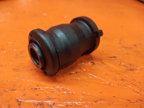Сайлентблок переднего рычага TOYOTA ALLEX/RUNX *E12* R84865412120