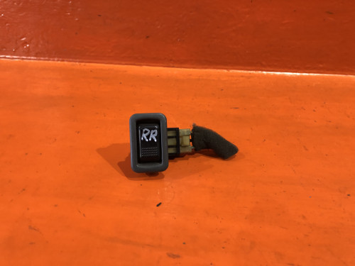 Кнопка стеклоподъемника задняя правая MITSUBISHI CHARIOT N3*/N4* MR159865