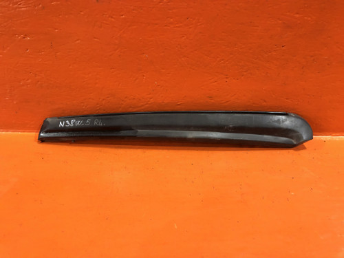 Накладка на стойку кузова левая MITSUBISHI CHARIOT N3*/N4* MB667301