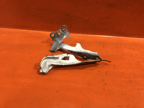 Петля капота левая TOYOTA LITE ACE NOAH *R4*/*R5* 53420-28010