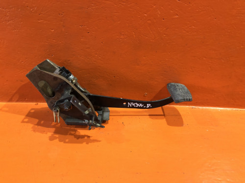 Педаль тормоза MITSUBISHI CHARIOT N3*/N4* MB599826