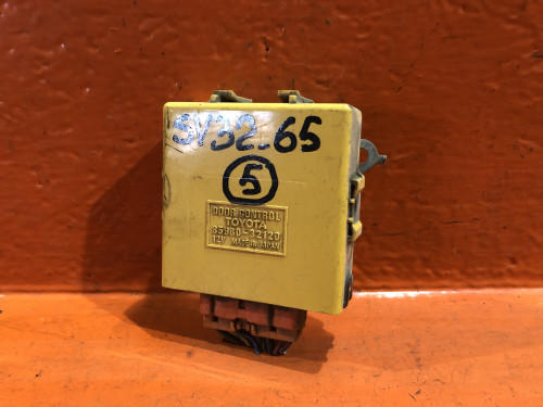 Блок управления дверьми TOYOTA CAMRY SV30 85980-32120