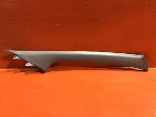 Накладка передней правой стойки кузова NISSAN LIBERTY *M12 76911WF100