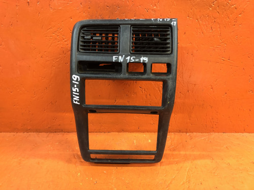 Рамка магнитофона NISSAN PULSAR *N15 682600N000