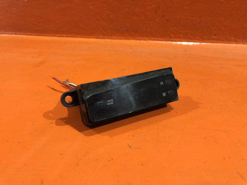 Часы салонные TOYOTA CAMRY SV30 83910-32110