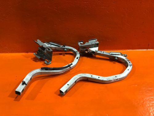 Петля багажника NISSAN SUNNY *B14 844013M100