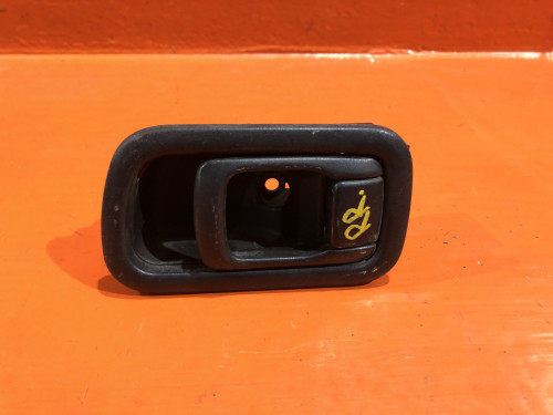 Ручка двери задней правой салонная NISSAN BLUEBIRD U14 806703J100