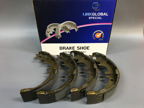 Колодки тормозные задние барабанные MITSUBISHI PAJERO SPORT 2015- LFN0567