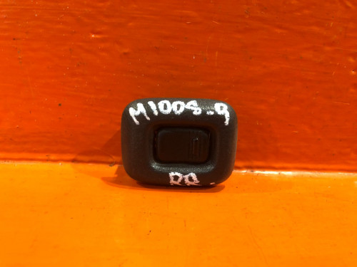 Кнопка стеклоподъемника задняя правая TOYOTA DUET