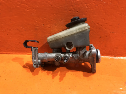 Главный тормозной цилиндр TOYOTA CROWN *S13* 47201-30410