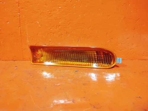 Поворотник бамперный правый TOYOTA RAV4 *XA1* NLC5104