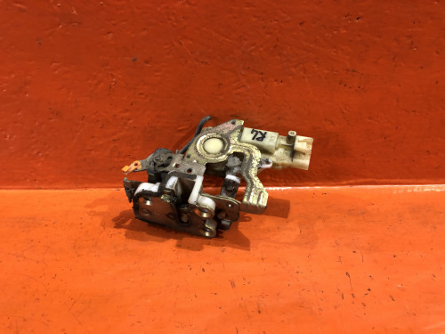 Замок двери задней левой TOYOTA DUET 69304-97201