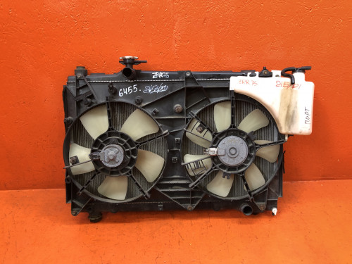 Радиатор двигателя TOYOTA NOAH  ZRR7*