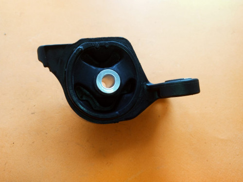 Подушка двигателя задняя HONDA FIT ARIA R850810SAA982