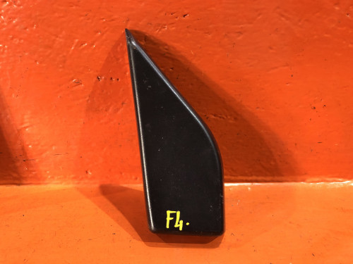 Уголок двери SUZUKI ESCUDO TA01/11/31/51/TD01/11/31/51/61 8479057B005PK