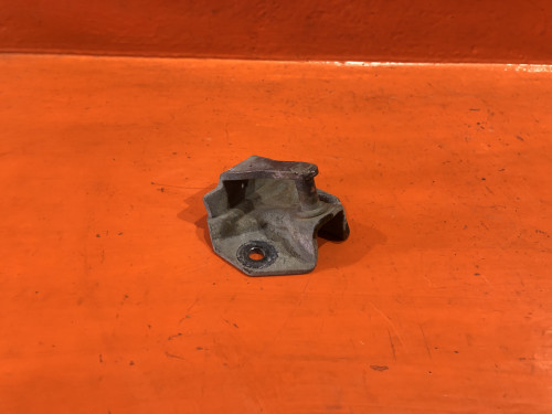 Петля замка багажника TOYOTA LITE ACE NOAH *R4*/*R5* 69430-28030