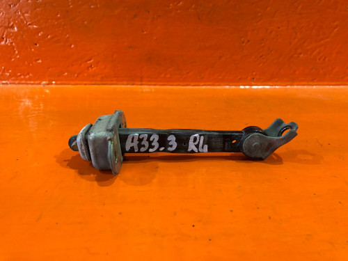 Ограничитель двери задней левой NISSAN CEFIRO A33 824302Y000