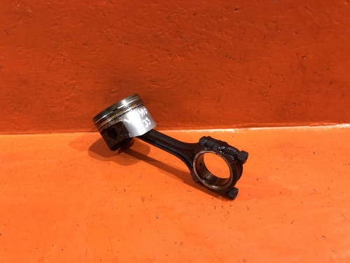 Поршень с шатуном NISSAN WINGROAD Y10 12100-53Y01