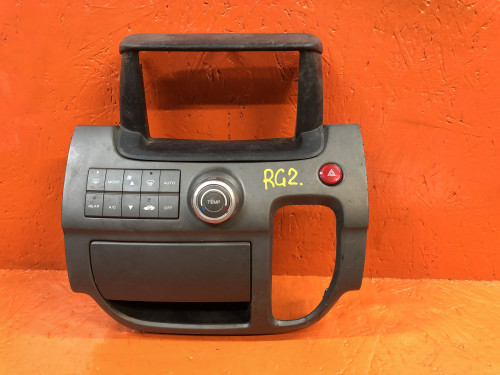 Консоль центральная HONDA STEPWGN RG*