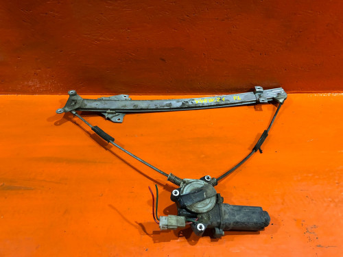 Стеклоподъемник передний левый MITSUBISHI PAJERO V1*/V2*/V3*/V4* MR135165