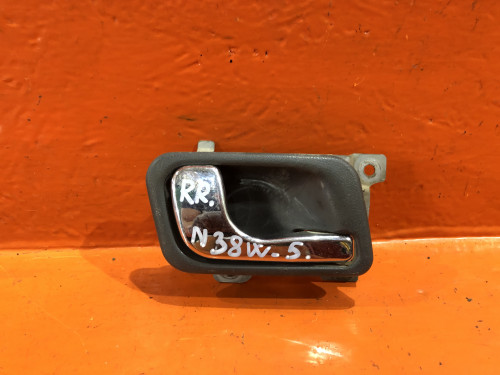 Ручка двери задней правой салонная MITSUBISHI GALANT E3* MB517462