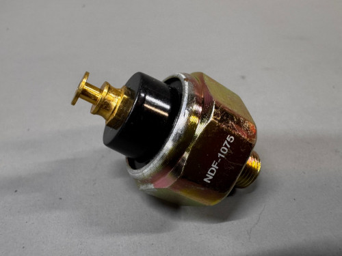 Датчик давления масла TOYOTA 4 RUNNER 1989-1995 NDF1075