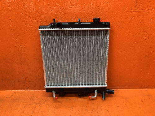 Радиатор двигателя MAZDA DEMIO DW* LG-B5C9-15-200B