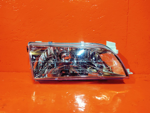 Фара передняя правая TOYOTA COROLLA *E10* NLC1054