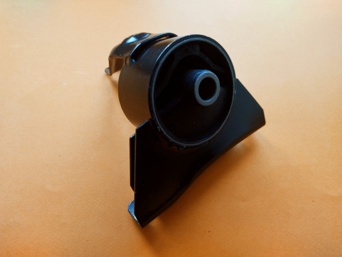 Подушка двигателя правая TOYOTA CARIB AE11* R81230515040