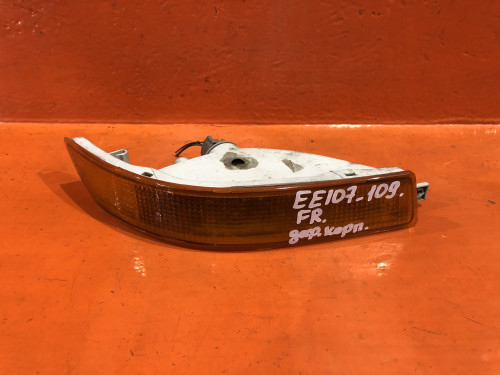 Поворотник бамперный правый TOYOTA COROLLA *E10* 81511-12670