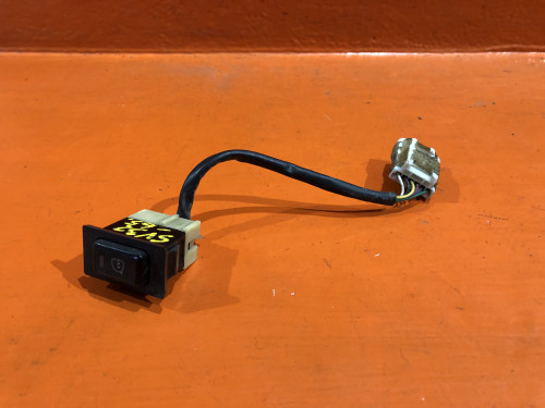 Кнопка TOYOTA CAMRY SV30 84871-32010