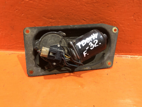 Моторчик переднего дворника SUZUKI ESCUDO TA01/11/31/51/TD01/11/31/51/61 38101-60A20