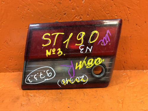 Вставка багажника левая  TOYOTA CORONA *T19*