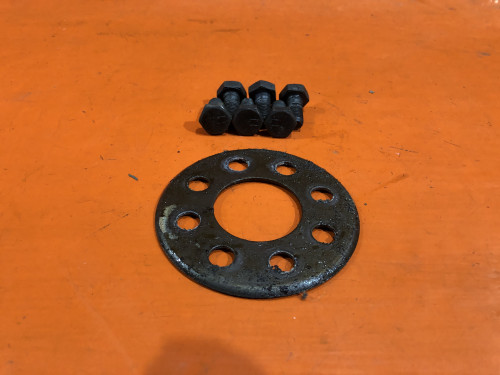 Болт маховика TOYOTA CAMRY SV30 90119-08498