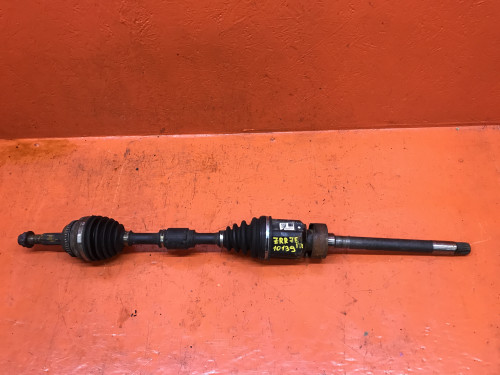 Привод передний правый TOYOTA NOAH  ZRR7*