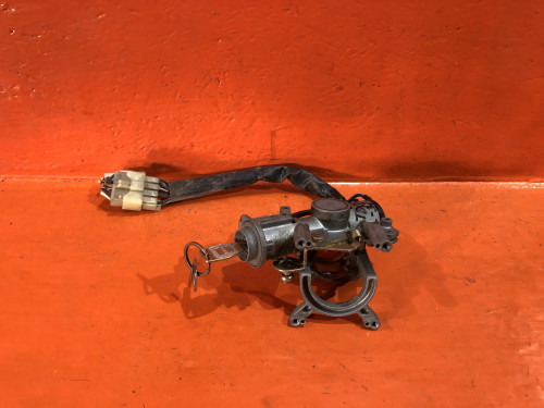 Замок зажигания SUZUKI ESCUDO TA01/11/31/51/TD01/11/31/51/61 3710064860