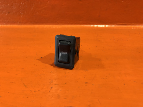 Кнопка MITSUBISHI CHARIOT N3*/N4* MB680711
