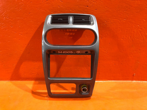 Рамка магнитофона TOYOTA DUET