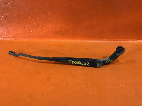 Поводок стеклоочистителя левый SUZUKI ESCUDO TA01/11/31/51/TD01/11/31/51/61 38310-56B20