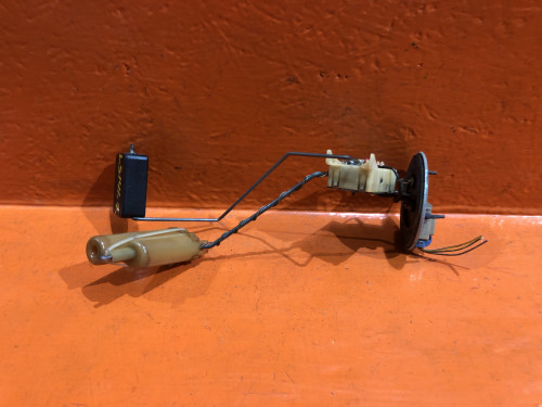 Датчик уровня топлива TOYOTA CROWN *S13* 83320-80218