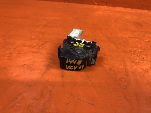 Кнопка стеклоподъемника задняя правая TOYOTA WINDOM VCV10/11