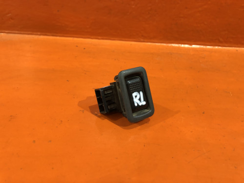 Кнопка стеклоподъемника задняя левая MITSUBISHI CHARIOT N3*/N4* MB788041