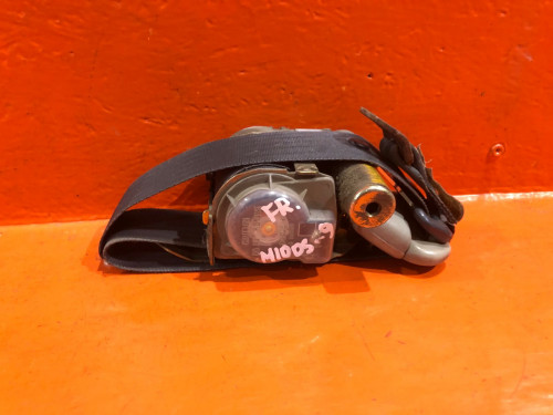 Ремень безопасности передний правый TOYOTA DUET