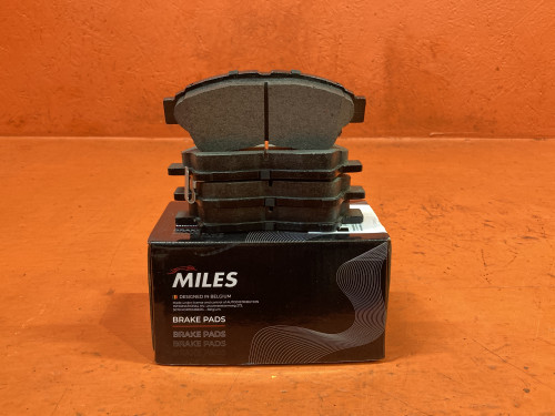 Колодки тормозные передние TOYOTA CALDINA *T19* E400213