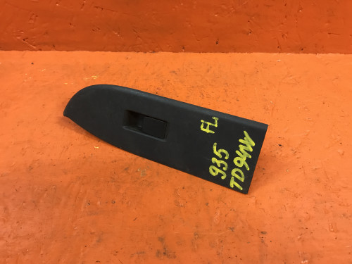 Кнопка стеклоподъемника передняя левая SUZUKI ESCUDO  TD54/94/TA54