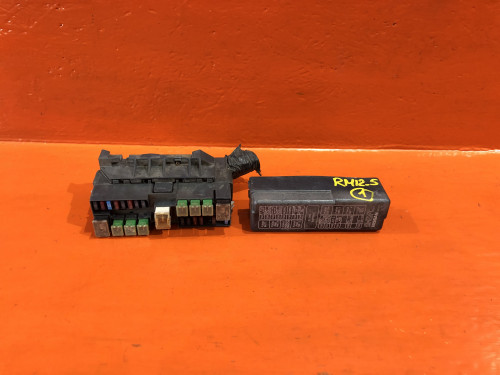 Блок предохранителей подкапотный NISSAN LIBERTY *M12 24380-VE700