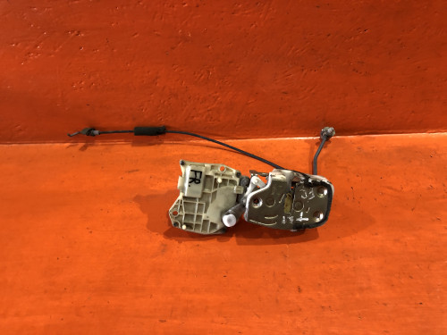 Замок двери передней правой HONDA AVANCIER 72110-S2X-003