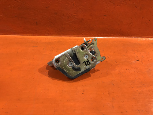 Замок двери задней левой MITSUBISHI DIAMANTE F3*/F4* MR236567